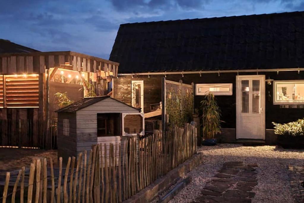 Wellness Chalet Met Jacuzzi, Sauna, Omheinde Tuin, Sint Annaland Exterior photo