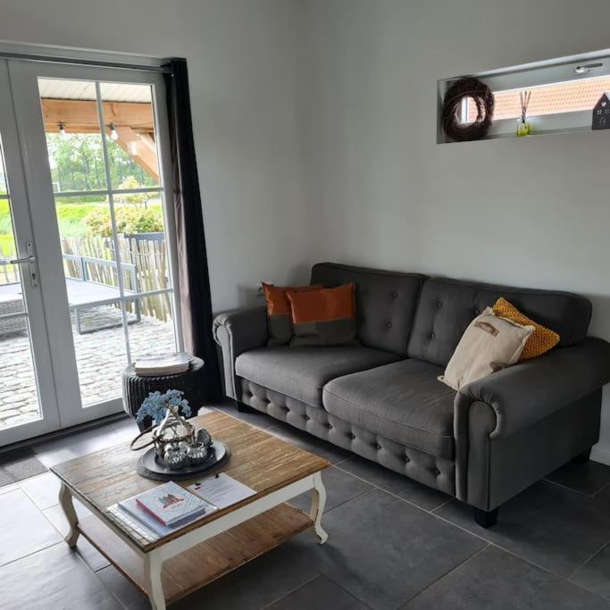 Wellness Chalet Met Jacuzzi, Sauna, Omheinde Tuin, Sint Annaland Exterior photo