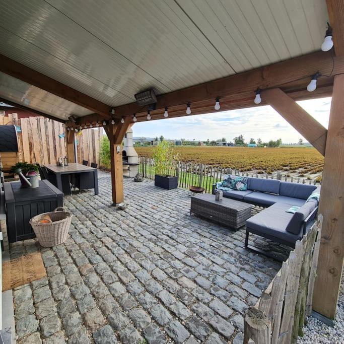 Wellness Chalet Met Jacuzzi, Sauna, Omheinde Tuin, Sint Annaland Exterior photo