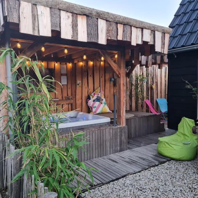Wellness Chalet Met Jacuzzi, Sauna, Omheinde Tuin, Sint Annaland Exterior photo