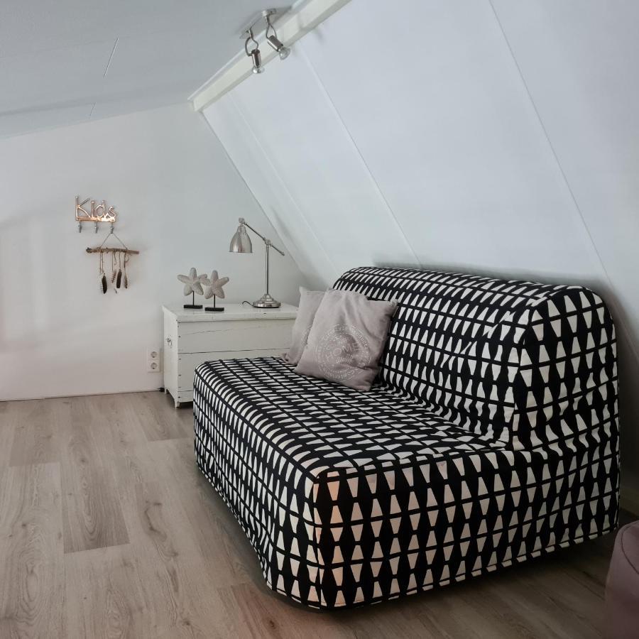 Wellness Chalet Met Jacuzzi, Sauna, Omheinde Tuin, Sint Annaland Exterior photo